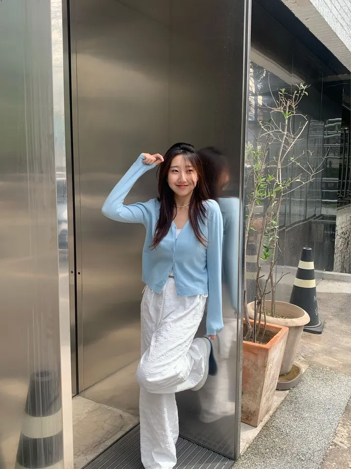 당일발송🔥메르디 브이넥 긴팔 니트 가디건 노랑 레드 화이트 블랙 봄 여름 가을  루즈핏 상세 이미지 67