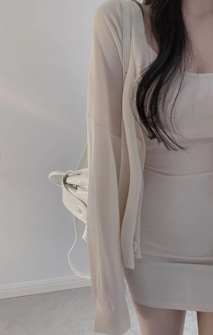 촤르르 툭걸치는 여름 시스루 단추 박시가디건 2컬러 상세 이미지 13