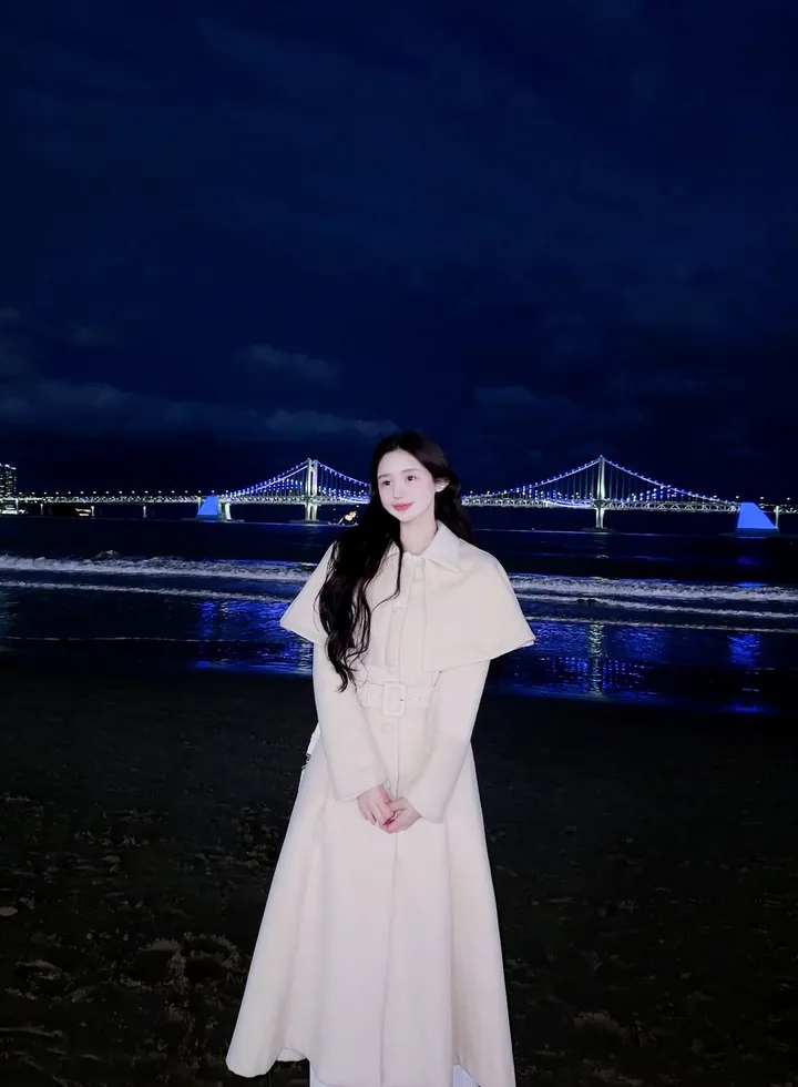 [빠른배송💗/기획특가💗] 벨 블랑쉬 케이프 스노우 아이보리 벨트 플레어 롱 코트 (high quality - 아이,핑크 고퀄리티 겨울 한겨울 방한 연말룩 페이크퍼 에코퍼) 상세 이미지 46