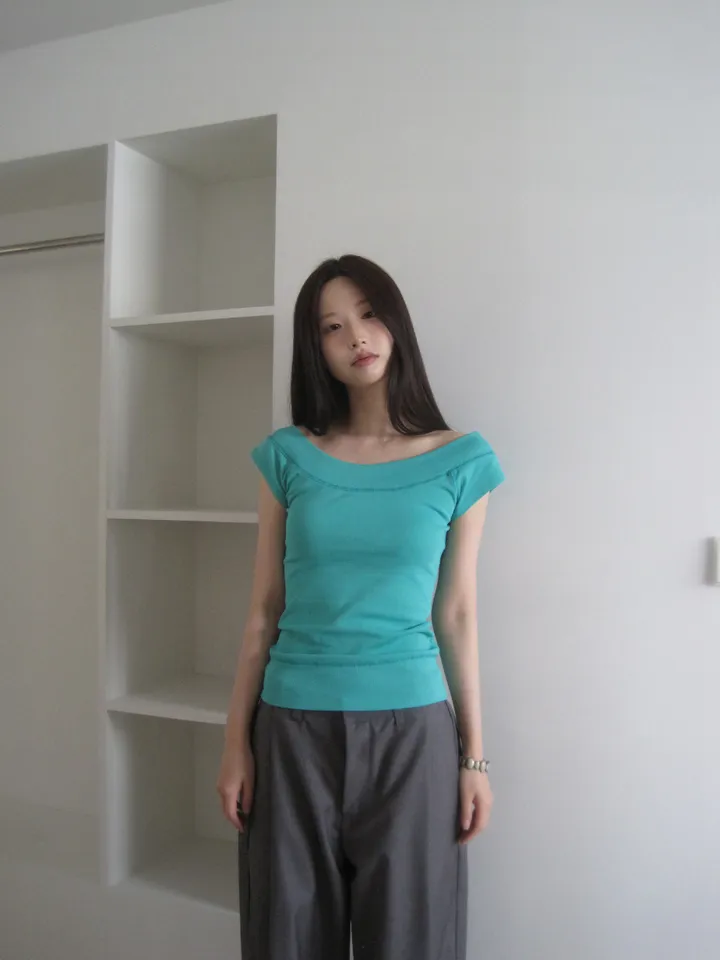 민소매 모델 착용 이미지-S1L12
