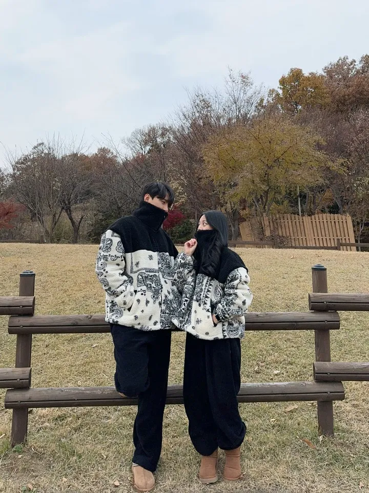 [고퀄리티🖤] 겨울 페이즐리 양털 크롭 후리스 하이넥 집업 뽀글이 유니크 커플 시밀러룩 상세 이미지 15