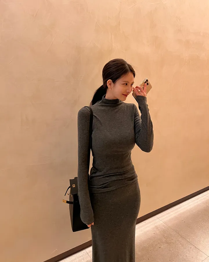 (THEMANON MADE) 로잘린 하이넥 맥시 스커트 투피스 세트 (3color) 상세 이미지 43