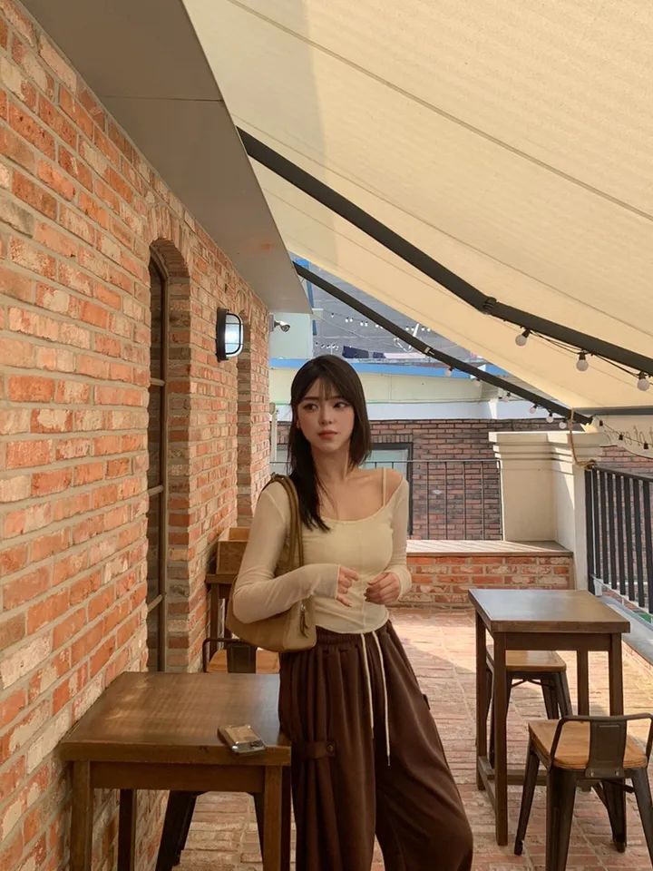기모추가🔥[인생핏✨2way] 허리밴딩 비조 트레이닝 와이드 팬츠 투웨이 스냅버튼 절개 하이웨스트 롱 일자 츄리닝 바지 하의 체형커버 코튼 면 Y2K 공항룩 봄 간절기 9col 상세 이미지 24