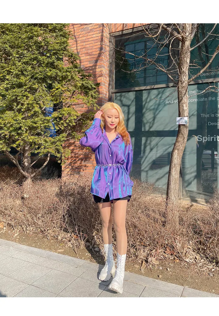 [당일출고] 투톤 오로라 루즈핏 퍼프 실크 블라우스 셔츠 / 빅사이즈 오버핏 / 연예인 아이돌의상 펜트하우스 루즈핏 글리터셔츠 반짝이 상세 이미지 2