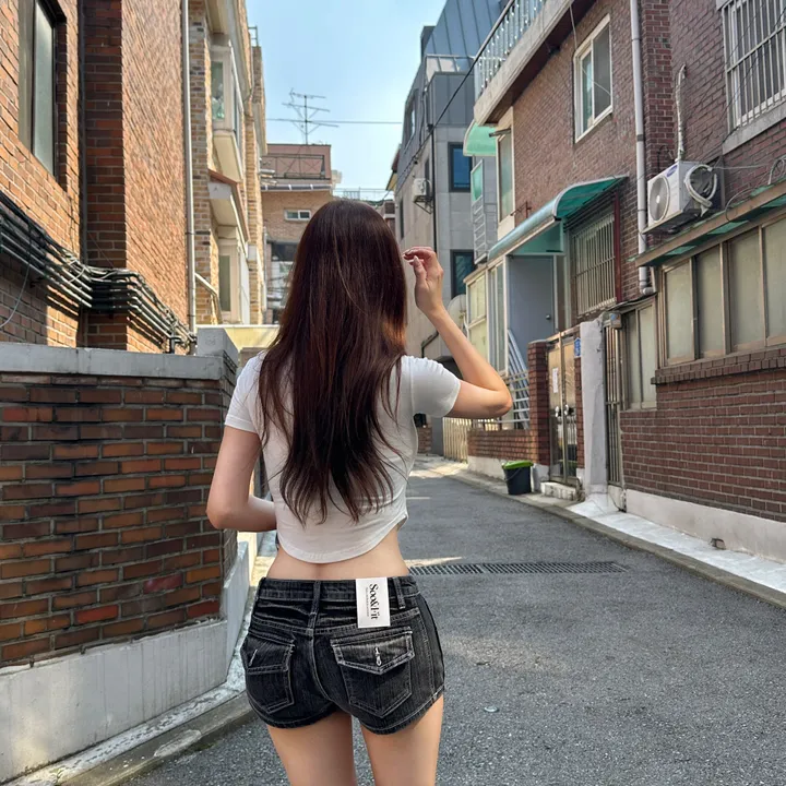 [대박뒷태/XS~L] 🔥오픈특가/엉밑살X🔥 로우 백포켓 레트로 빈티지 워싱 스티치 크랙 흑청 진청데님 청반바지 여름 반바지 페스티발 페스티벌 미니 숏 팬츠 핫팬츠 상세 이미지 11