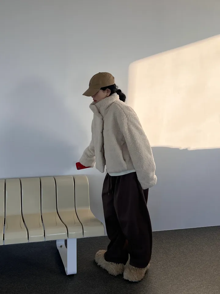 교복템 - 뽀글이 크롭 하이넥 양털패딩 - 점퍼 상세 이미지 4