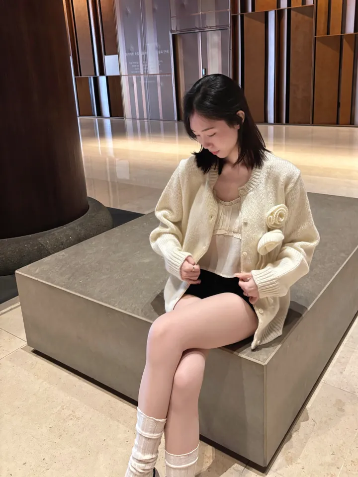 🌺제니 핀터레스트 무드 울50 꽃 코사지 루즈핏 가디건 상세 이미지 3
