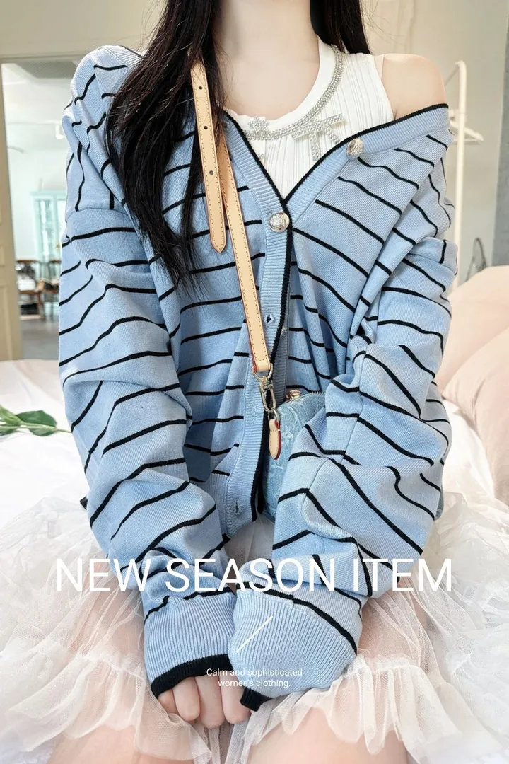 제니  스프라이프 루즈핏 가디건 상세 이미지 3