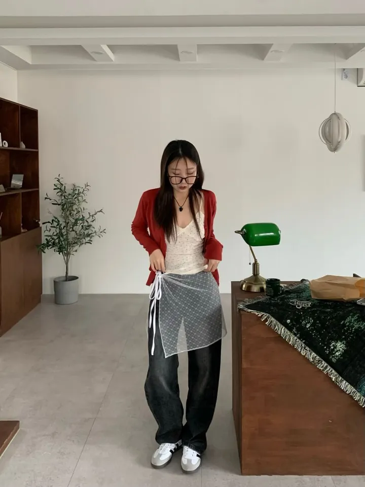 당일발송🔥메르디 브이넥 긴팔 니트 가디건 노랑 레드 화이트 블랙 봄 여름 가을  루즈핏 상세 이미지 35