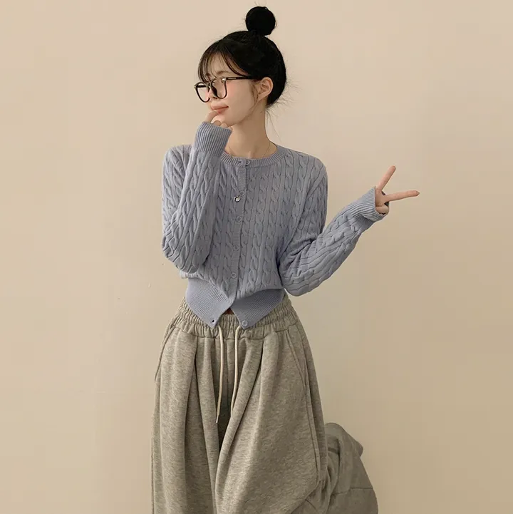 [국내제작/봄가디건🤍] 허리 잘잡아주는, 꽈배기 라운드 크롭 기본 슬림핏 허리잘록 니트가디건 상세 이미지 14