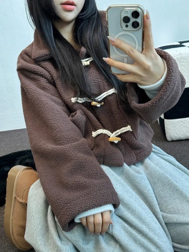 기획🧸🤎양털숏세미크롭떡볶이코트🤎🤍🧸4COLOR 떢볶이코트 더플코트 더플집업 숏코트 큐티 오버핏코트 박시핏코트 국산 코듀로이코트 골덴코트 유니크코트 골덴떡볶이 크롭 루즈핏 가오리핏코트 겨울자켓 겨울점퍼 겨울집업 겨울상의 도톰 폭닥 양털집업 양털코트 상세 이미지 8