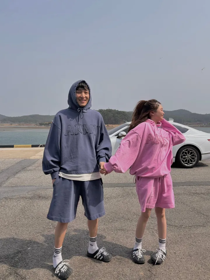 [세트가격🌠/남녀공용🧏‍♀️💕/도링룩단독💌] 피그먼트 아미 레터링 후드 밴딩 5부 반바지 커플 트레이닝세트 투피스 (3color) 상세 이미지 7