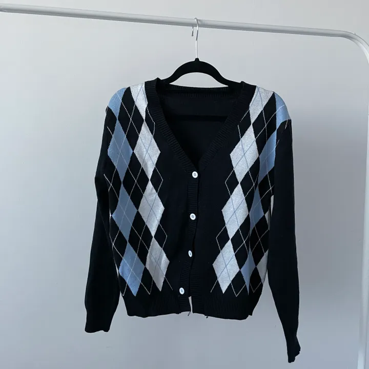 🚀빈티지 아가일  패턴 니트 가디건 1color 상세 이미지 17