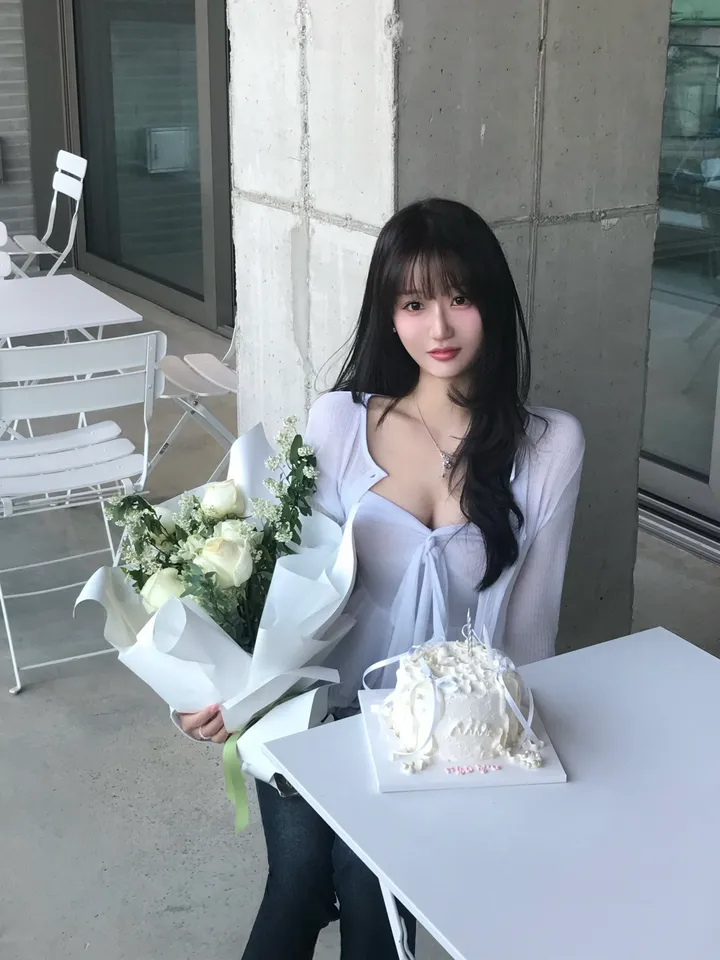 청순여신룩🪽[찰랑-여리핏/*set] lovin’ ribbon tie shirring sleeveless cardigan set | 러빈 리본 타이 셔링 나시 가디건 세트 상세 이미지 8