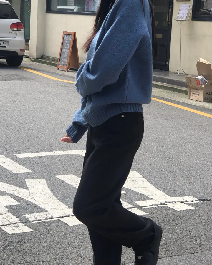 [*주문폭주*/9colors🍂] 아방핏 기본 브이넥 니트 (쫀쫀 폭닥 기본템 가을 무지니트 남여공용 유니섹스 핏보장) 상세 이미지 56