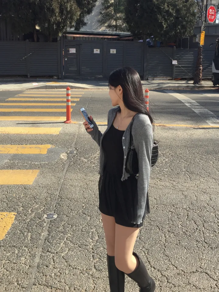 [여리보들] 물결 브이넥 골지 니트 가디건 상세 이미지 17