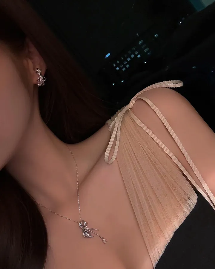[프리미엄/자체제작]다이아 파베 리본 드롭 목걸이 귀걸이 세트 상세 이미지 13