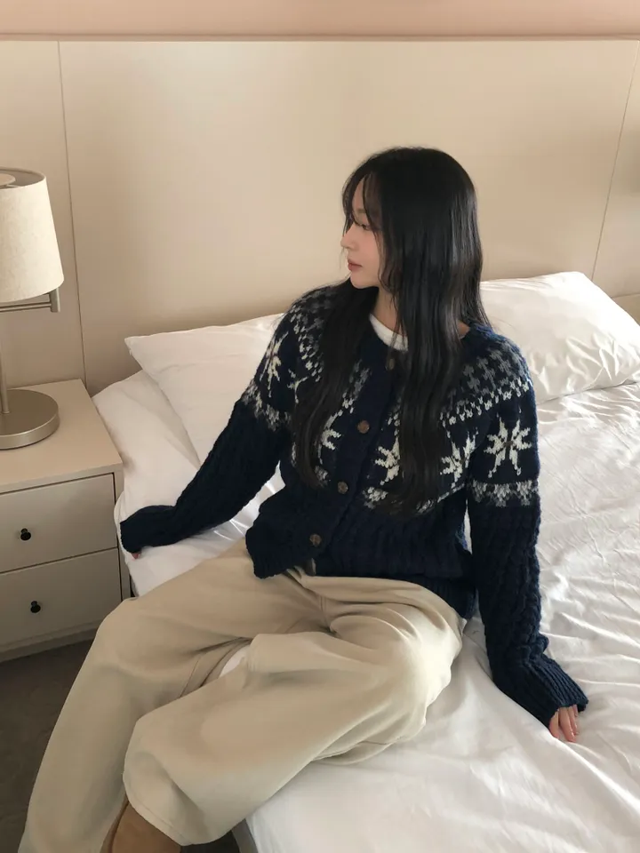 [눈꽃❄]스노우 노르딕 도톰 라운드 니트 긴팔 가디건 2color 상세 이미지 29