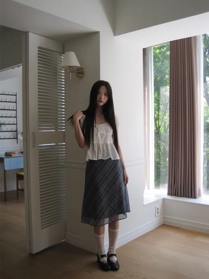 민소매 모델 착용 이미지-S1L31