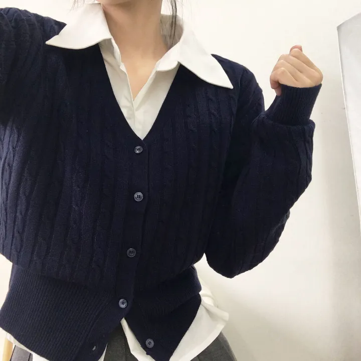 Vページ Vネックツイストセミクロップドニットカーディガン