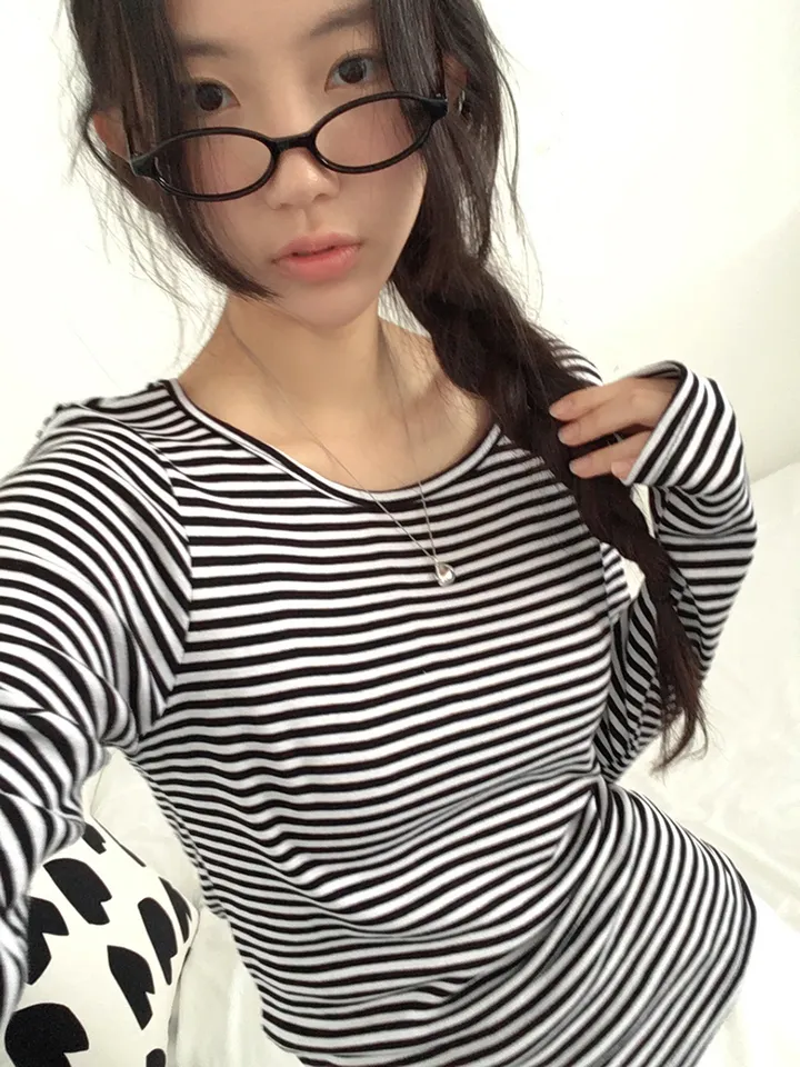 [슬림핏!/간절기,봄필수! 잔단가라 라운드넥 단가라티셔츠 긴팔티셔츠 이너티 기본티] 엘리슬림핏단가라긴팔T 상세 이미지 44