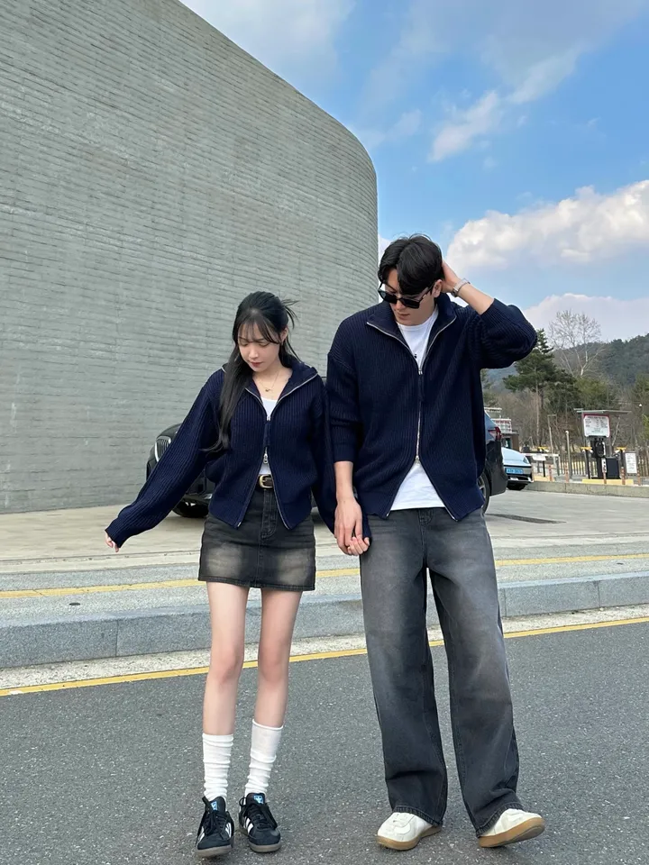 크롭&오버/ 커플 니트 집업 하찌 크롭 니트 오버핏 남녀공용 겨울 가을 봄 커플룩 시밀러룩 꾸안꾸 세트 투피스 남자 코디 데이트 빅사이즈 청치마 청바지 데님 미니 스커트 와이드팬츠 상세 이미지 29