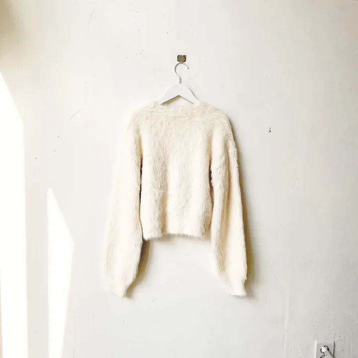 [심쿵핏/털빠짐X] 따뜻 도톰 파스텔 루즈핏 앙고라 모헤어 크롭 브이넥 벌룬 소매 깃털 퍼 니트 가디건 상세 이미지 95