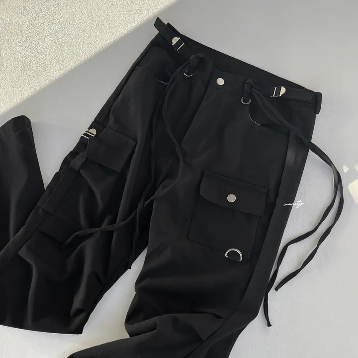 당일출고🚀[주문폭주!/unique🖤] 미니 벨트 스트링 셔링 카고 포켓 루즈핏 부츠컷 블랙 면팬츠 상세 이미지 35