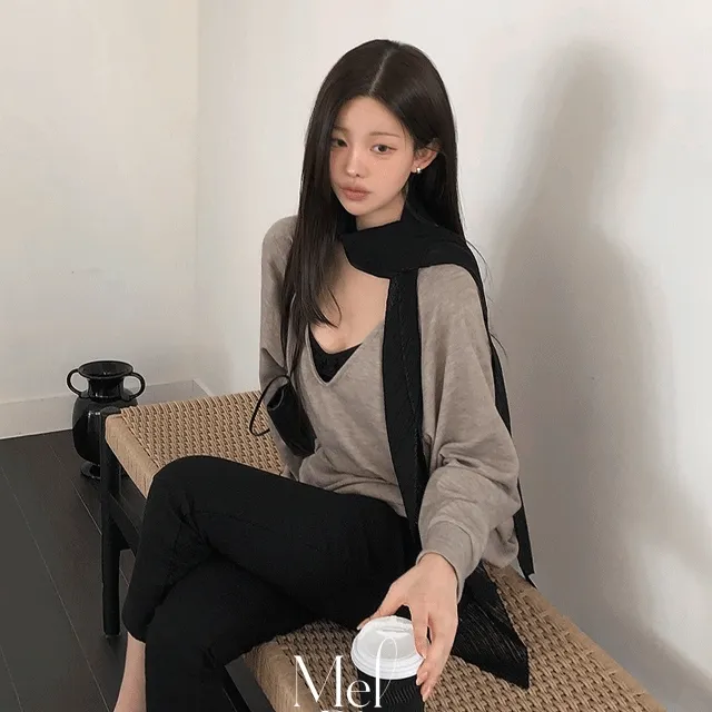 *가을 [-3kg핏/딥브이☕️] 우드번 딥브이넥 니트 가을옷 가을 가을니트 가을상의 겨울니트 스트레이트체형 딥브이넥니트 롱슬리브 개강룩 한유주코어 어른여자