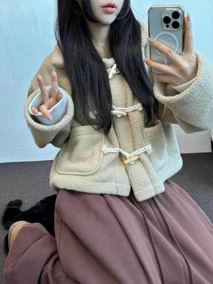 기획🧸🤎양털숏세미크롭떡볶이코트🤎🤍🧸4COLOR 떢볶이코트 더플코트 더플집업 숏코트 큐티 오버핏코트 박시핏코트 국산 코듀로이코트 골덴코트 유니크코트 골덴떡볶이 크롭 루즈핏 가오리핏코트 겨울자켓 겨울점퍼 겨울집업 겨울상의 도톰 폭닥 양털집업 양털코트 상세 이미지 17