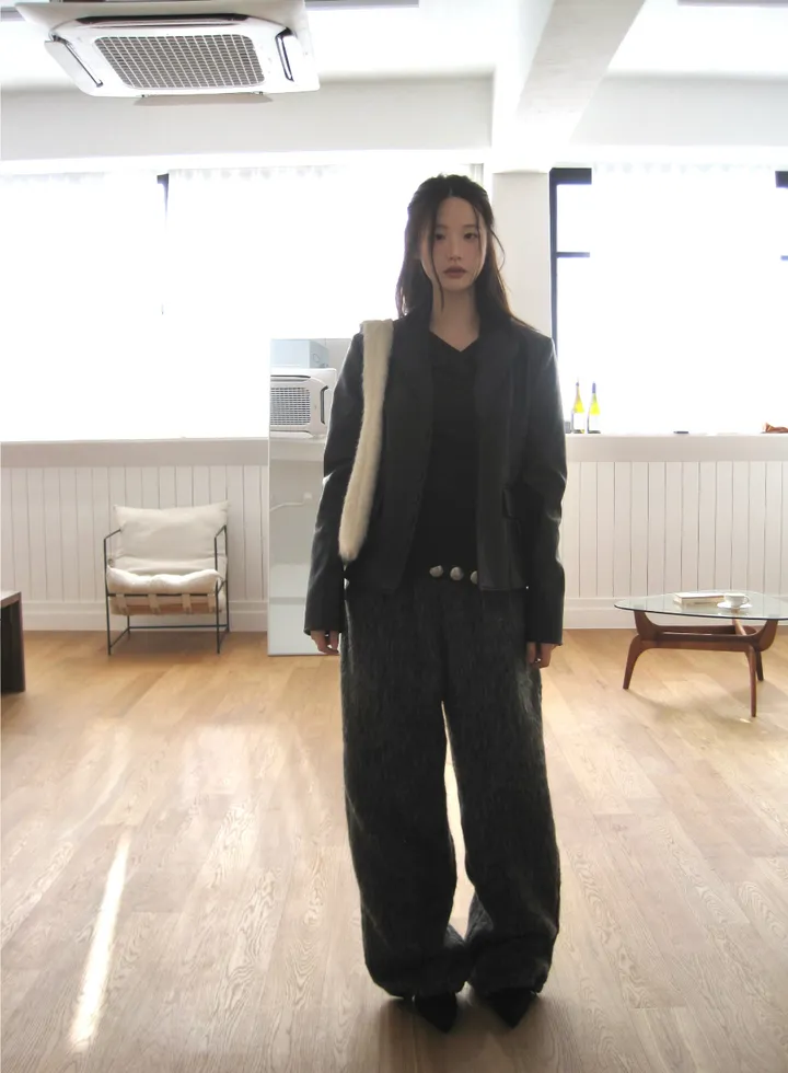 민소매 모델 착용 이미지-S1L16