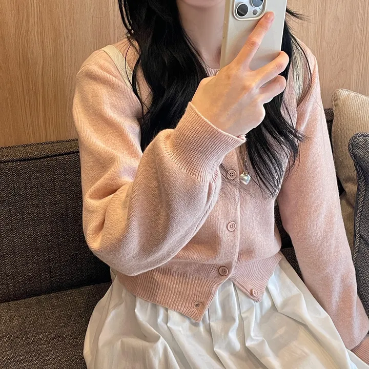 봄필수템 [브이넥/라운드넥] 소장각 라운드 브이넥 기본핏 긴팔 가디건 상세 이미지 9