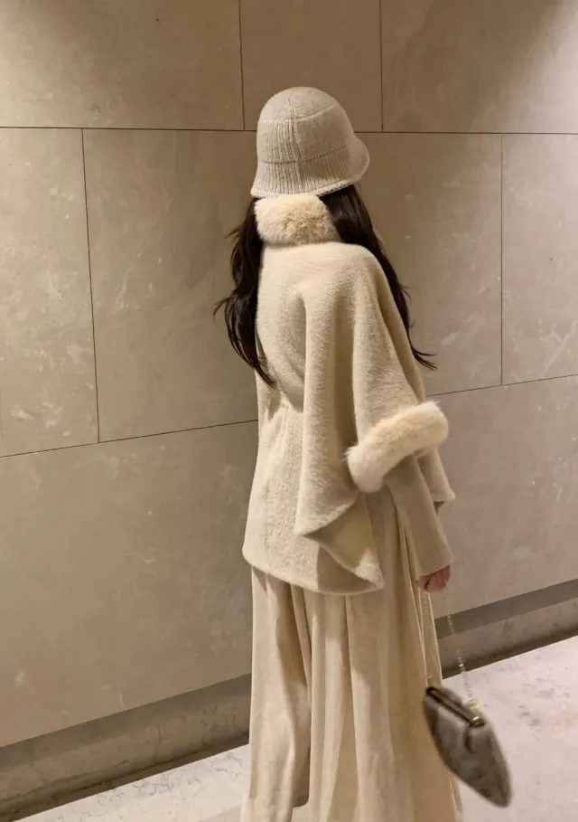 엘리네 퍼 케이프 숄  망또 자켓 jk 2color 상세 이미지 10