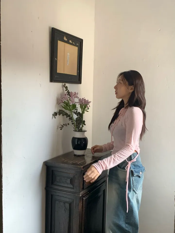 카리나 착용🔥코이 백 포켓 하이라이트 워싱 벌룬 보이핏 와이드 데님 롱 팬츠  ootj 상세 이미지 18