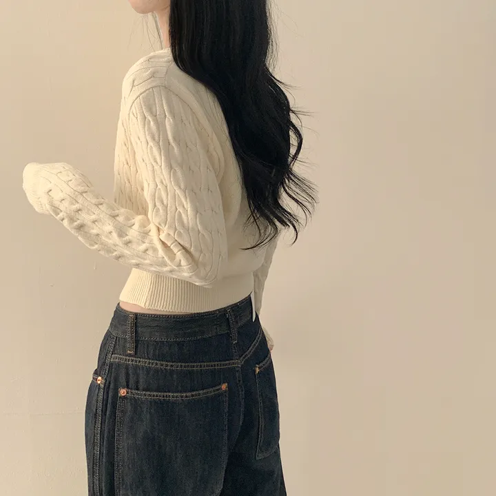 [국내제작/봄가디건🤍] 허리 잘잡아주는, 꽈배기 라운드 크롭 기본 슬림핏 허리잘록 니트가디건 상세 이미지 9