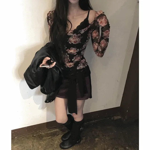 * 시스루🌹 * flower slim fit 딥 스퀘어넥 레이어드 긴팔 -t (3color)