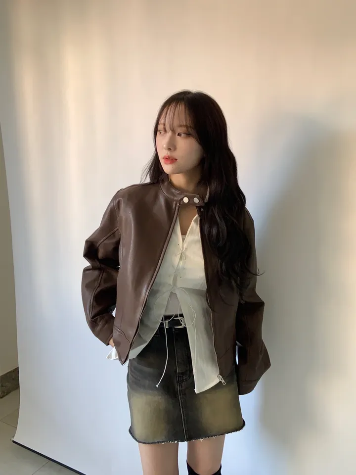 하프 크롭 레더 라이더 자켓 상세 이미지 25