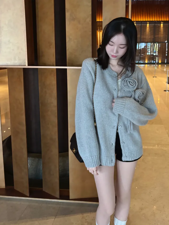 🌺제니 핀터레스트 무드 울50 꽃 코사지 루즈핏 가디건 상세 이미지 17