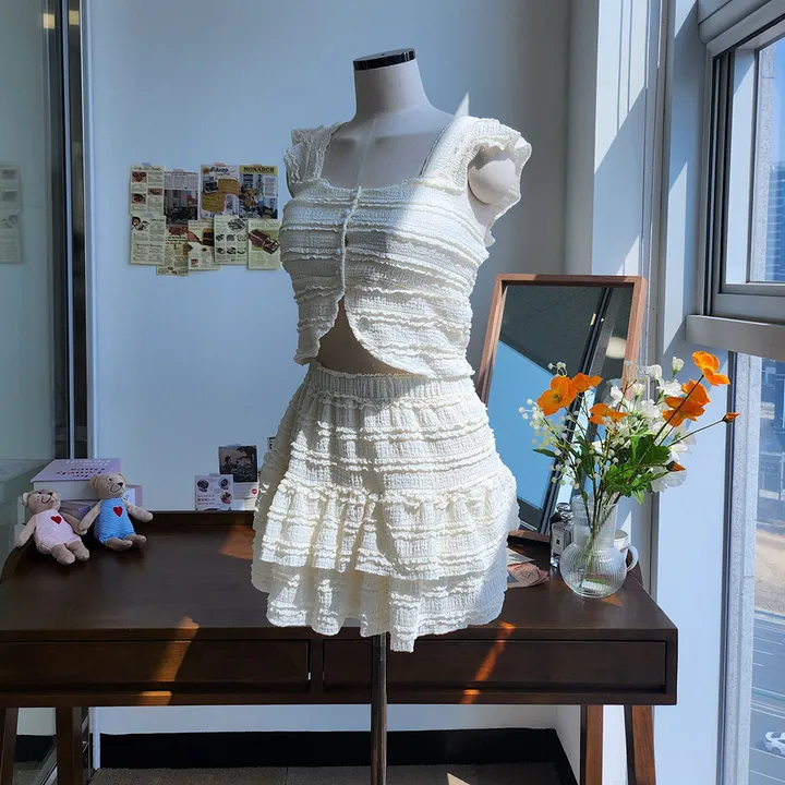 [당일발송] 4Color (캡내장)단추 펀칭 셔링 프릴 뷔스티에 크롭 나시 밴딩 미니 스커트 투피스 세트*2091 상세 이미지 10