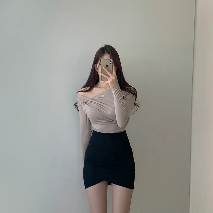 [🚀당일발송🚀]💗MADE💗 글램 촉촉 셔링 오프숄더 슬림 티셔츠 5color 상세 이미지 2