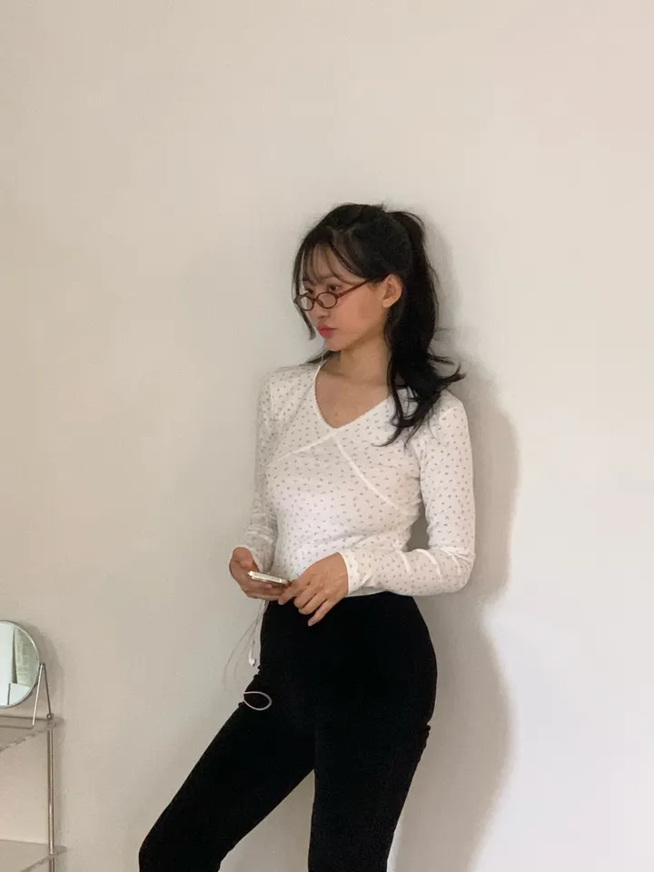 긴팔 티셔츠 모델 착용 이미지-S1L31