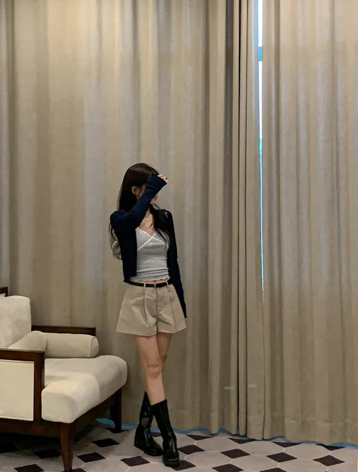 민소매 모델 착용 이미지-S1L29