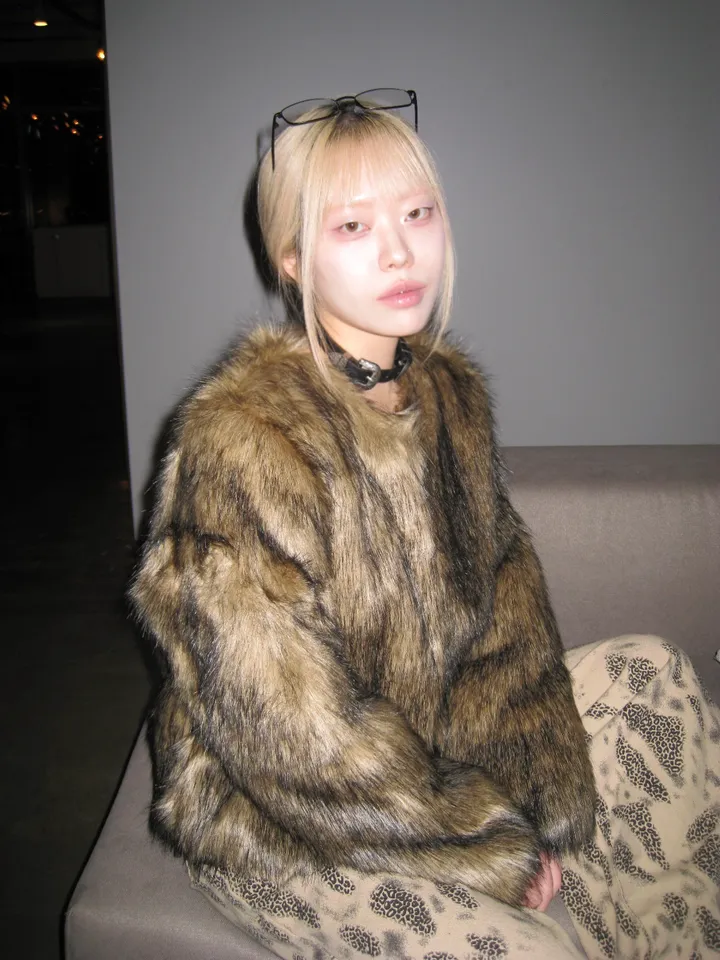 Crop Eco Fur Jacket [2color] 상세 이미지 17