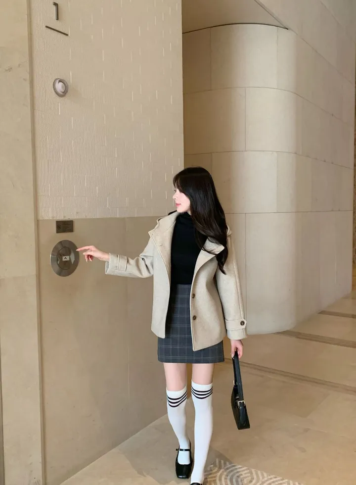 [겨울신상✨] 후드 숏코트 / 코트 후드코트 떡볶이코트 겨울코트 겨울자켓 핸드메이드 코트 숏코트 퍼코트 모직코트 울코트 연말룩 벨트코트 밍크코트 롱패딩 숏패딩 코듀로이 기모 케이프코트 망토코트 숄코트 무스탕 퍼자켓 더블코트 하프코트 기모 후드롱코트 겨울 상세 이미지 35