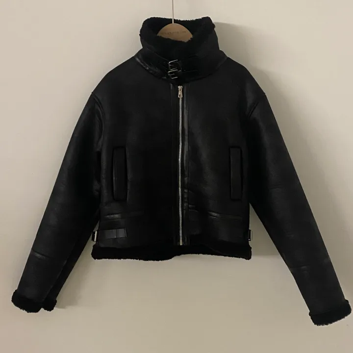 [이번주최저가!/🤎루즈핏] 샌드 양털 하이넥 크롭 무스탕 숏자켓 - 2color 상세 이미지 30