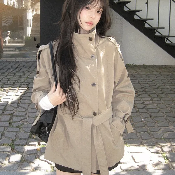 [문의폭주][모델소장][가을🤎] 코고로 하이넥 더블 버튼 스트랩 벨트 루즈핏 숏 하프 트렌치 코트, 자켓 (2color)