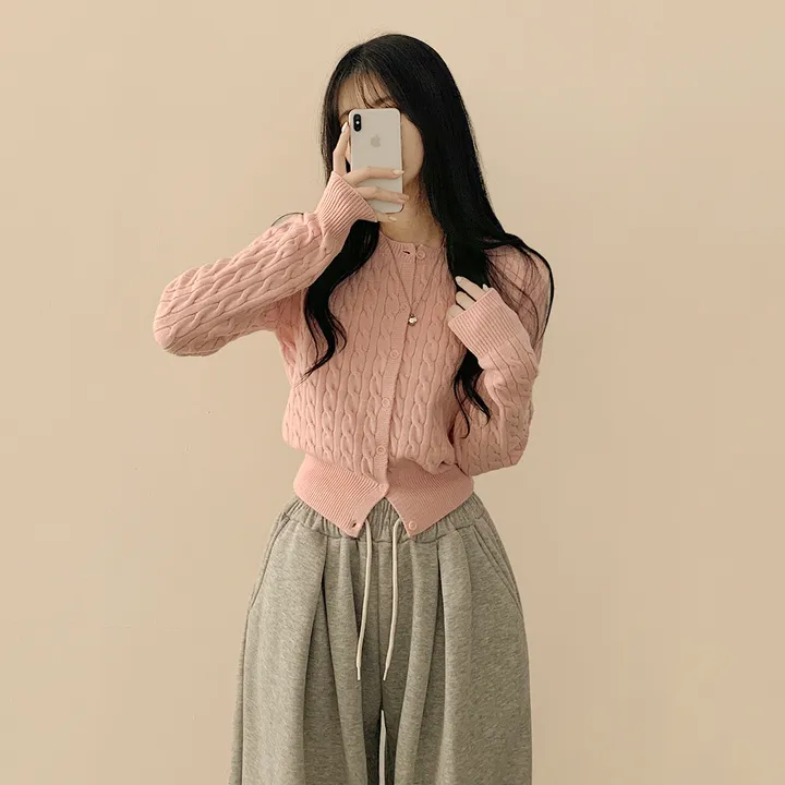 [국내제작/봄가디건🤍] 허리 잘잡아주는, 꽈배기 라운드 크롭 기본 슬림핏 허리잘록 니트가디건 상세 이미지 19