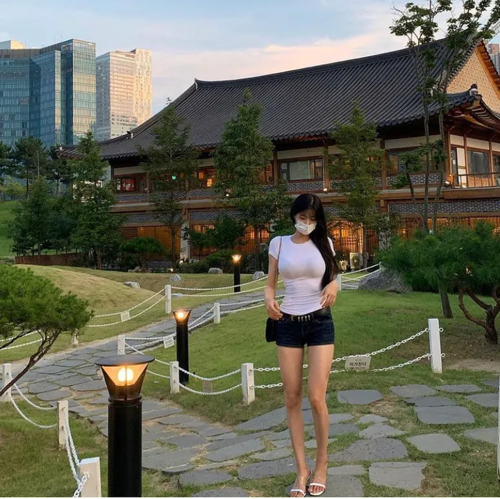 🔥개편한힐9cm/주문폭주🔥 섹시 투명 끈 스트랩 뮬 편한 힐 여름 슬리퍼 예쁜 하이힐 (화이트/블랙/뱀피) 상세 이미지 5