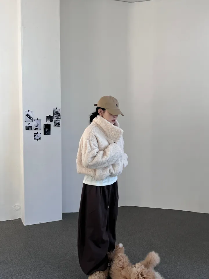 교복템 - 뽀글이 크롭 하이넥 양털패딩 - 점퍼 상세 이미지 15