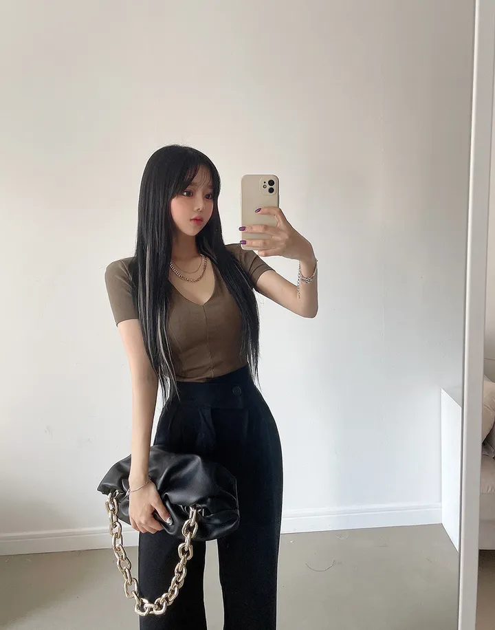 패드 브이넥 스판 절개 슬림 티셔츠 상세 이미지 77